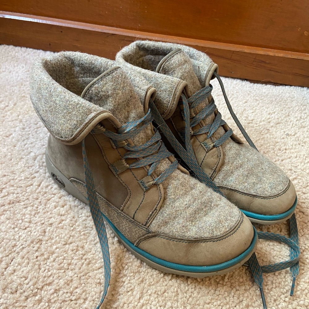 Chaco Gray and Blue Winter Boots